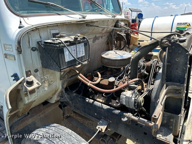 image for item KL9022 1979 International 1824  grain truck