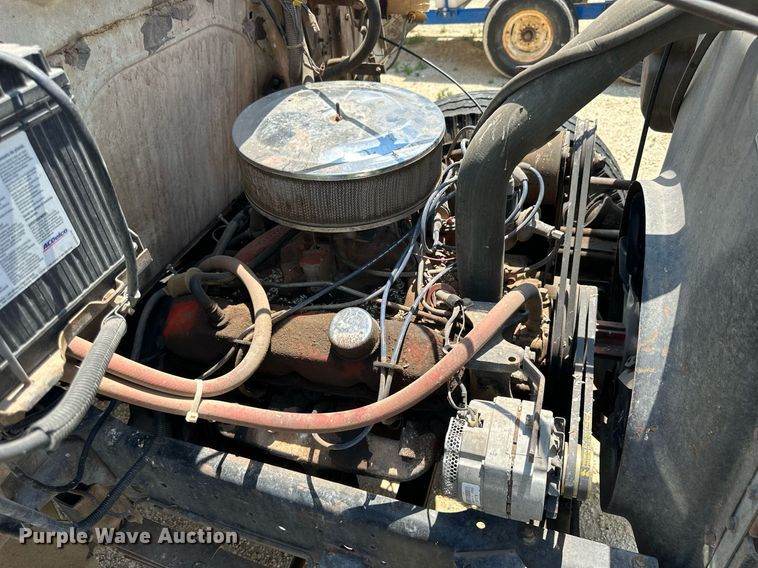 image for item KL9022 1979 International 1824  grain truck