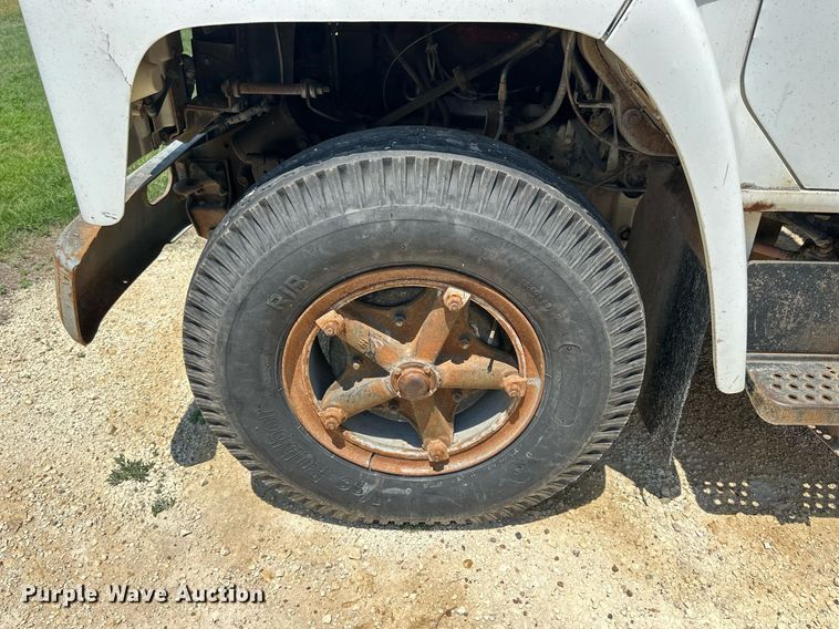 image for item KL9022 1979 International 1824  grain truck