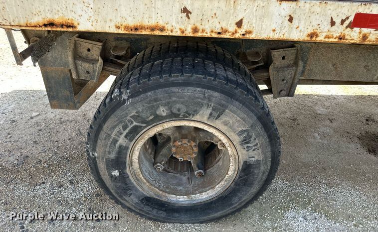 image for item KL9022 1979 International 1824  grain truck