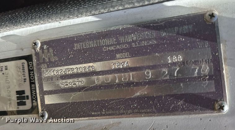 image for item KL9022 1979 International 1824  grain truck