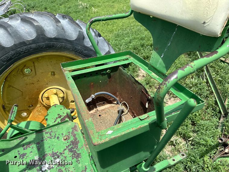 image for item KM9870 John Deere 60  tractor