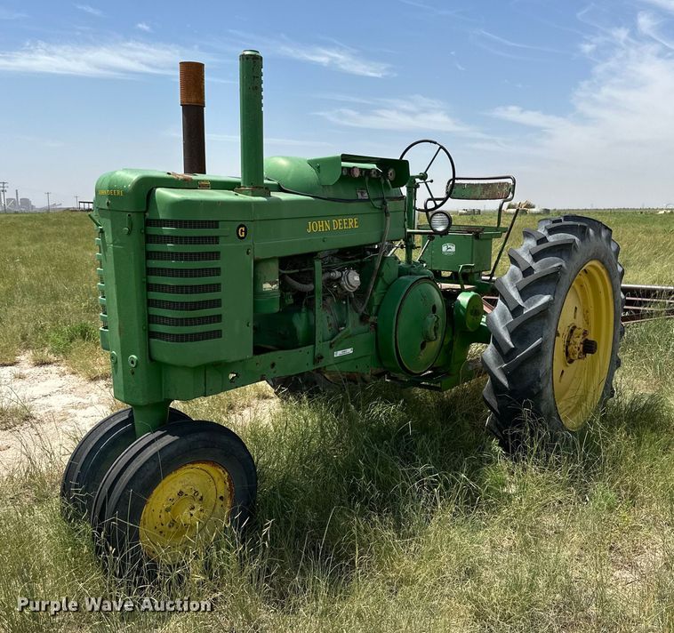 image for item KM9872 1950 John Deere G  tractor