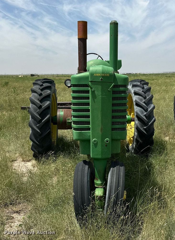 image for item KM9872 1950 John Deere G  tractor