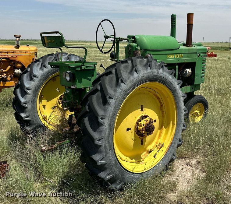 image for item KM9872 1950 John Deere G  tractor