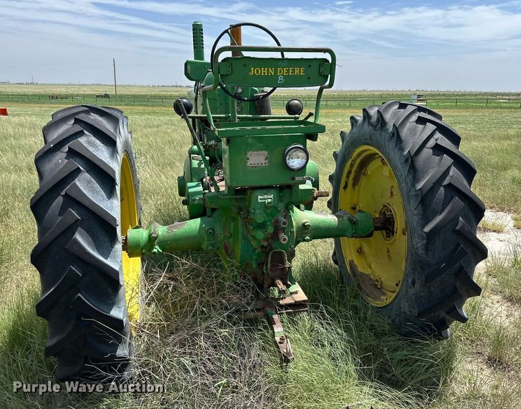 image for item KM9872 1950 John Deere G  tractor