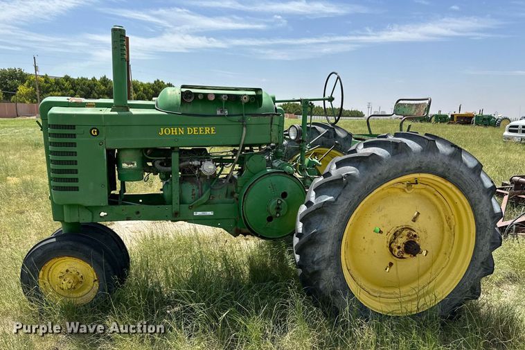 image for item KM9872 1950 John Deere G  tractor