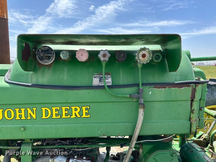 image for item KM9872 1950 John Deere G  tractor