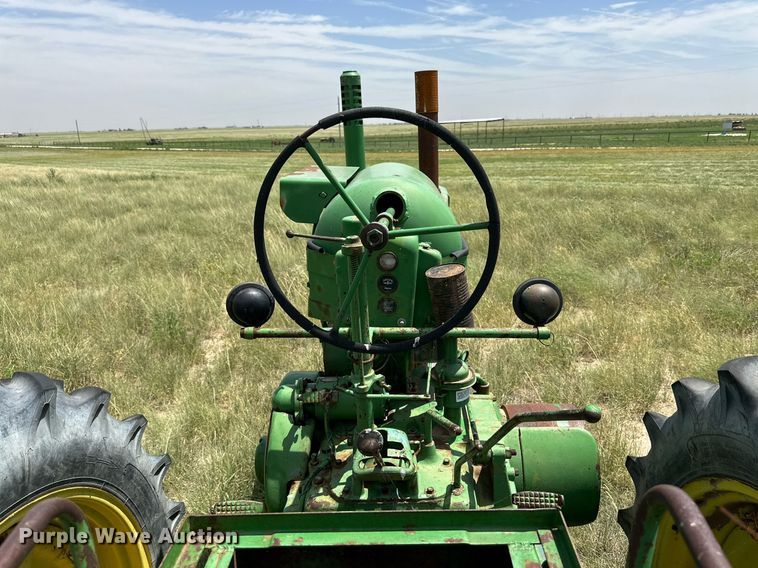 image for item KM9872 1950 John Deere G  tractor