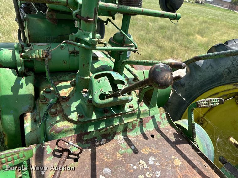 image for item KM9872 1950 John Deere G  tractor