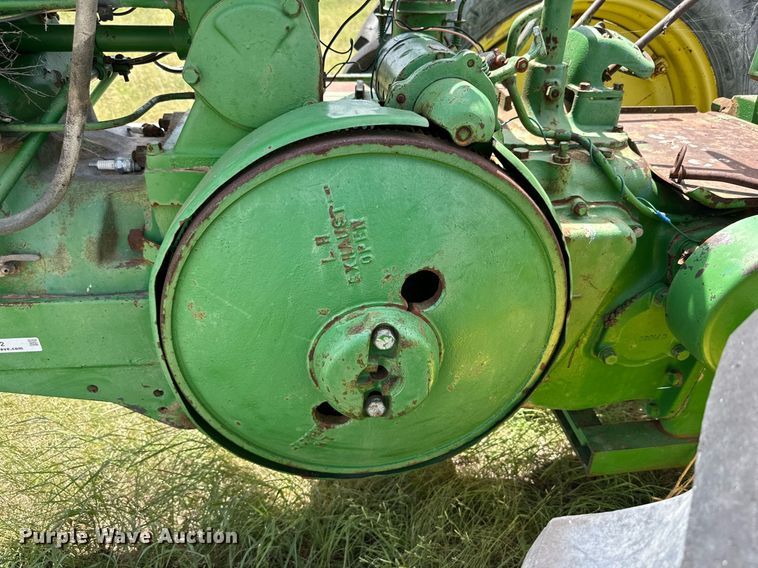 image for item KM9872 1950 John Deere G  tractor