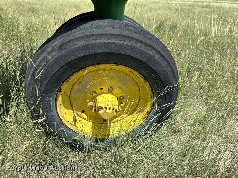image for item KM9872 1950 John Deere G  tractor