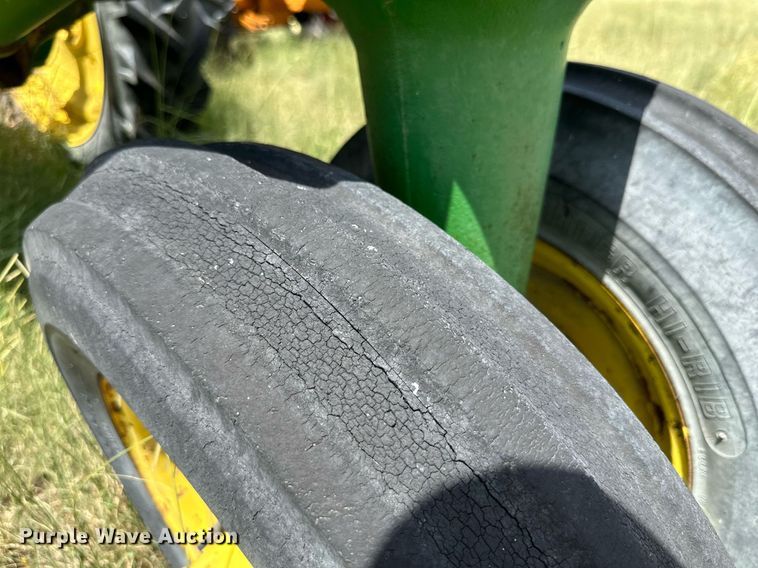 image for item KM9872 1950 John Deere G  tractor