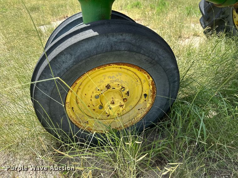 image for item KM9872 1950 John Deere G  tractor