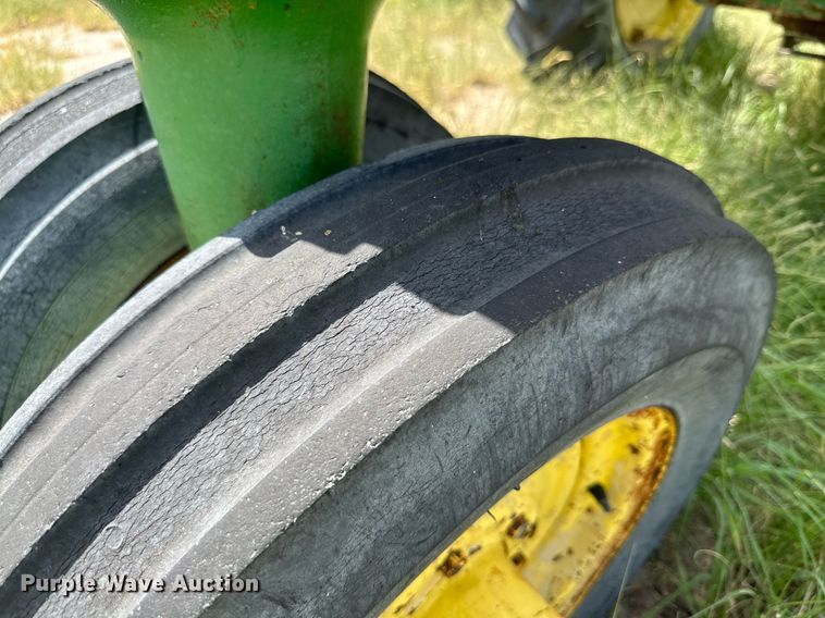 image for item KM9872 1950 John Deere G  tractor