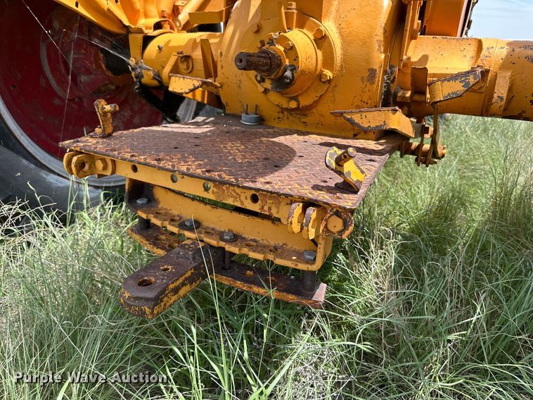 image for item KM9873 Minneapolis Moline UB  tractor
