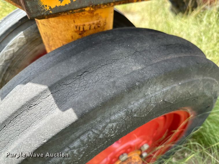 image for item KM9873 Minneapolis Moline UB  tractor