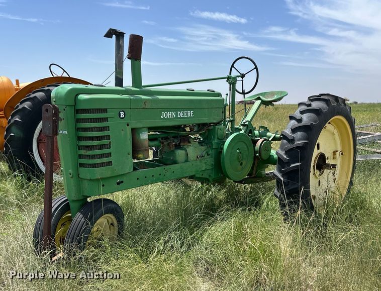 image for item KM9874 1944 John Deere B  tractor