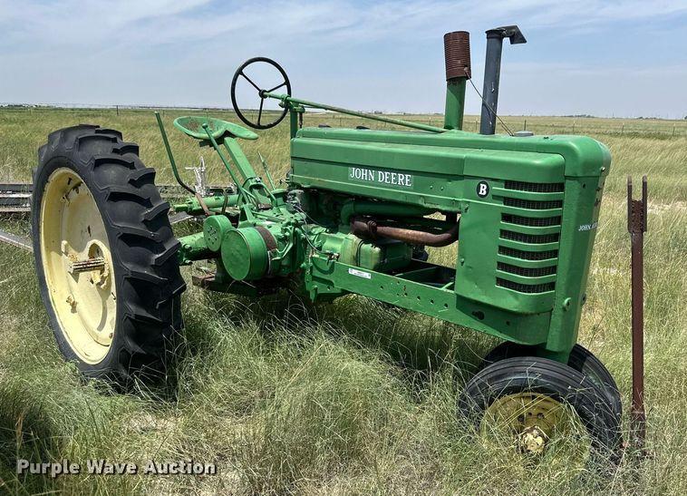 image for item KM9874 1944 John Deere B  tractor
