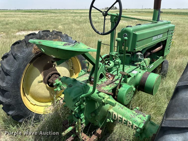 image for item KM9874 1944 John Deere B  tractor