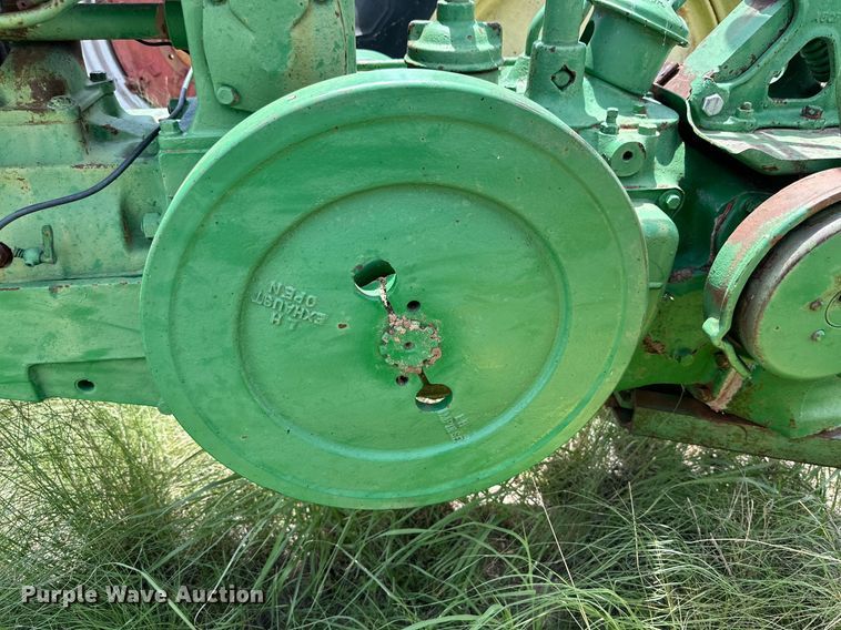 image for item KM9874 1944 John Deere B  tractor