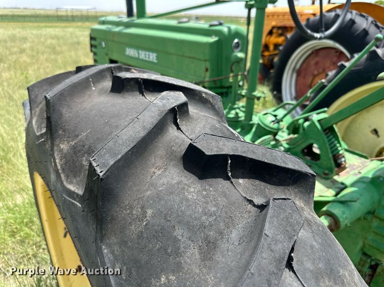 image for item KM9874 1944 John Deere B  tractor