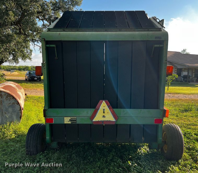 image for item LF9324 1988 John Deere 530  round baler