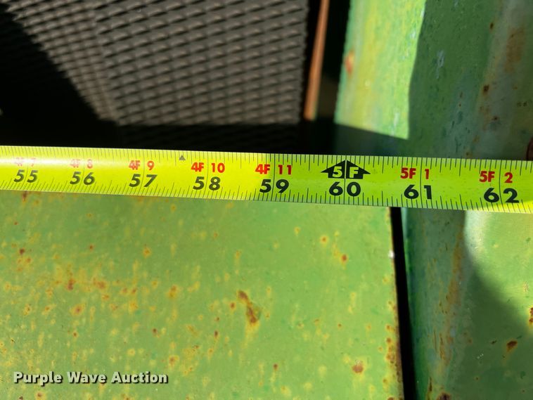 image for item LF9324 1988 John Deere 530  round baler