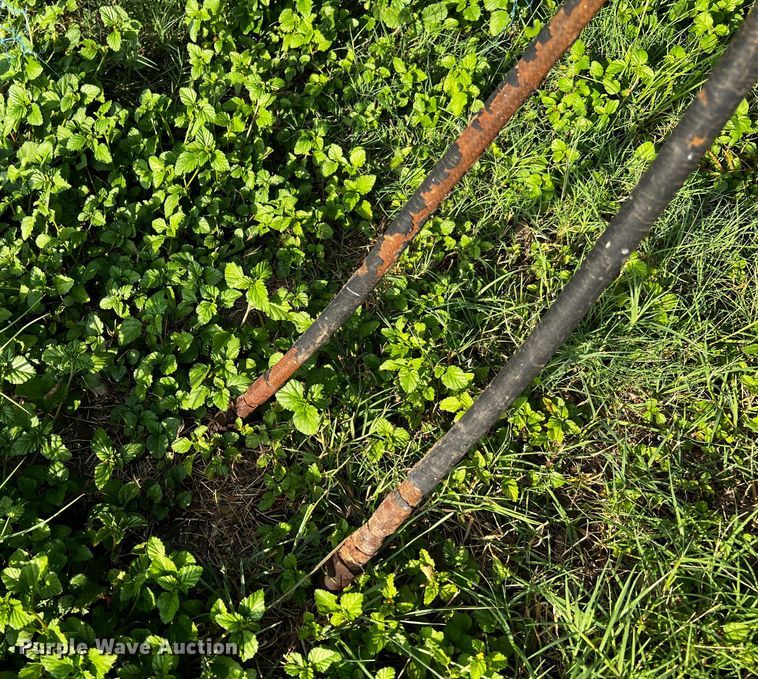 image for item LF9324 1988 John Deere 530  round baler