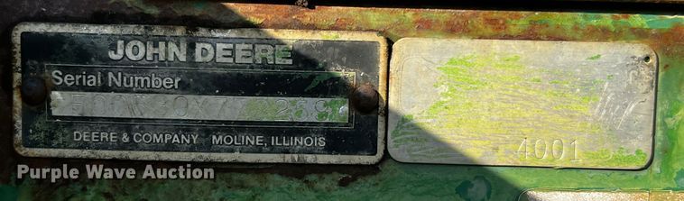 image for item LF9324 1988 John Deere 530  round baler