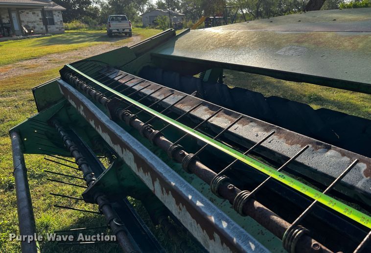 image for item LF9325 1993 John Deere 1219  swather / windrower