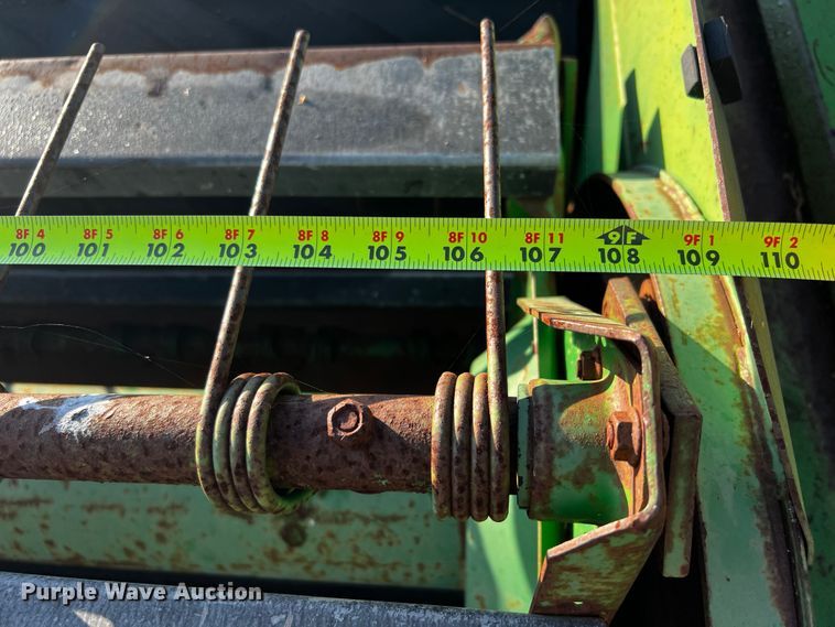 image for item LF9325 1993 John Deere 1219  swather / windrower