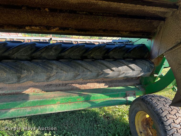 image for item LF9325 1993 John Deere 1219  swather / windrower