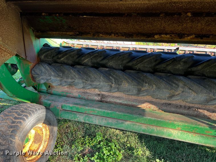 image for item LF9325 1993 John Deere 1219  swather / windrower