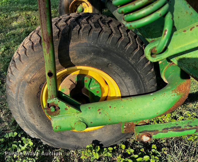 image for item LF9325 1993 John Deere 1219  swather / windrower
