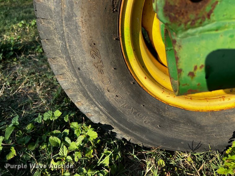 image for item LF9325 1993 John Deere 1219  swather / windrower