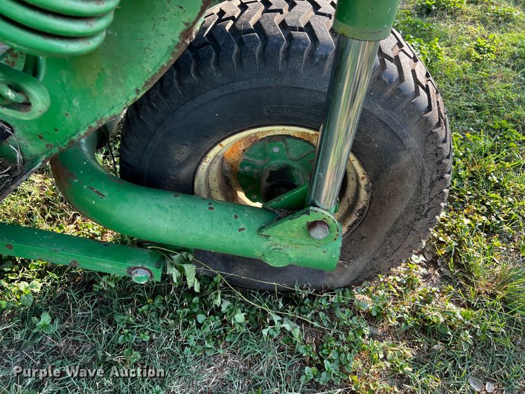 image for item LF9325 1993 John Deere 1219  swather / windrower