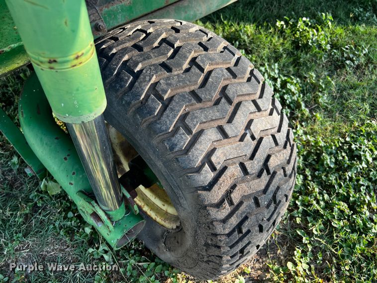 image for item LF9325 1993 John Deere 1219  swather / windrower