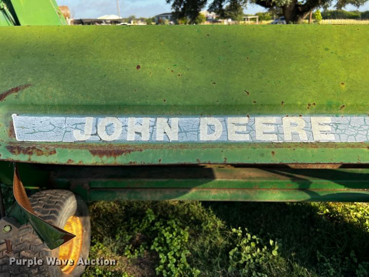 image for item LF9325 1993 John Deere 1219  swather / windrower