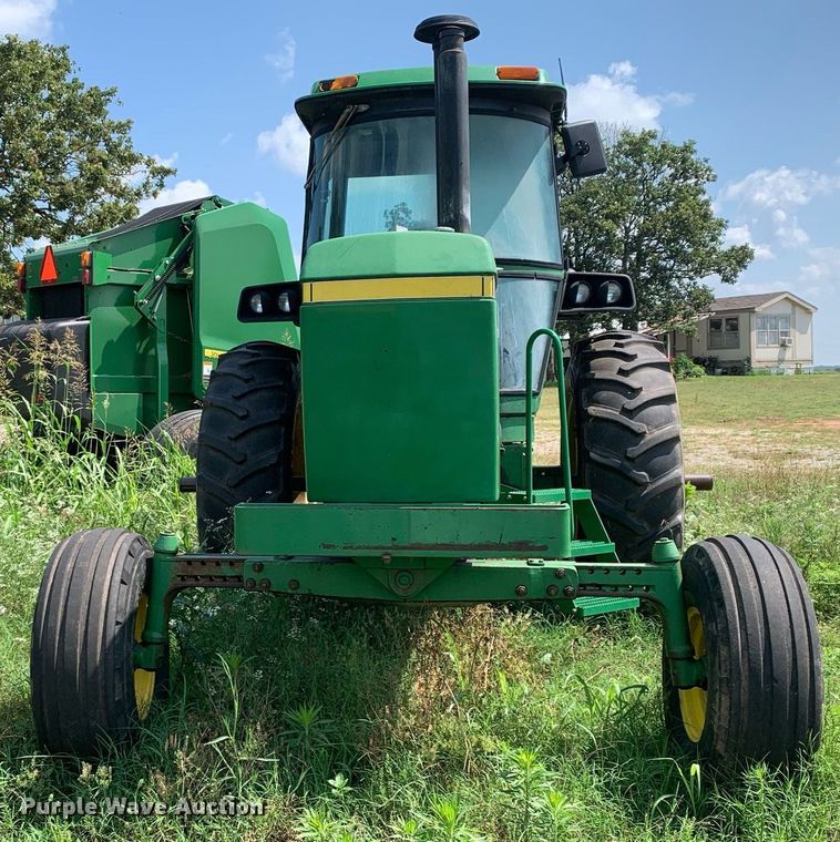 image for item LH9703 1980 John Deere 4440  tractor