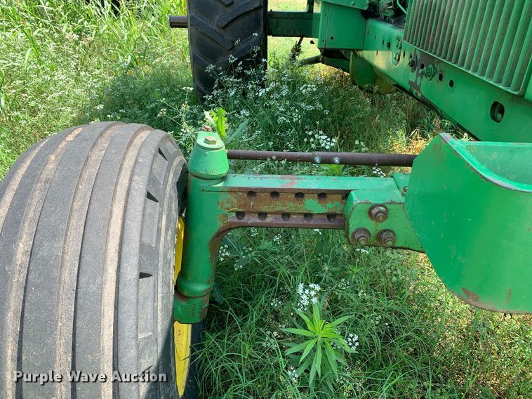 image for item LH9703 1980 John Deere 4440  tractor