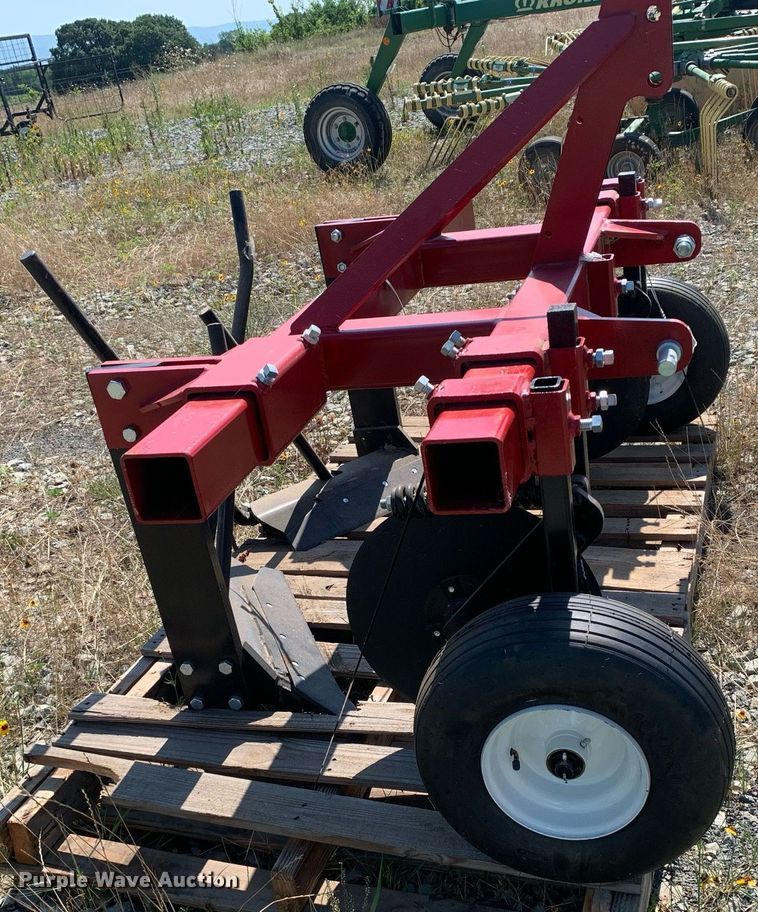 image for item LH9714 JM Shirk L 500  plastic mulch lifter