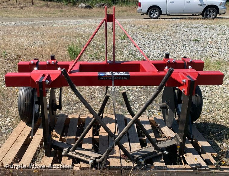 image for item LH9714 JM Shirk L 500  plastic mulch lifter