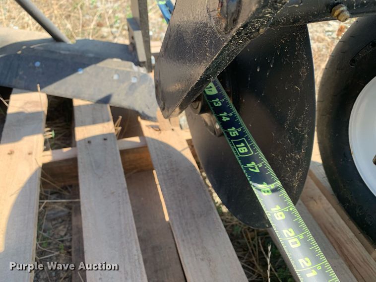 image for item LH9714 JM Shirk L 500  plastic mulch lifter