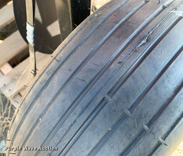 image for item LH9714 JM Shirk L 500  plastic mulch lifter