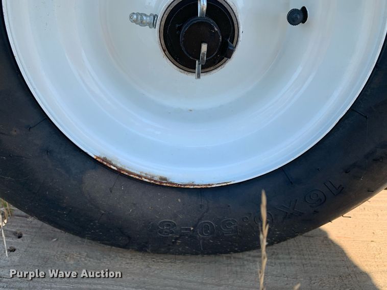 image for item LH9714 JM Shirk L 500  plastic mulch lifter