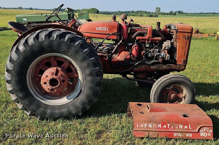 image for item LL9249 International Super WD-6  tractor