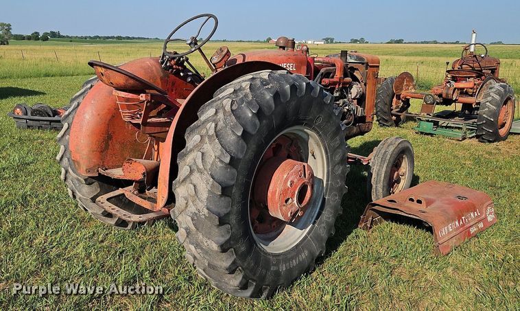 image for item LL9249 International Super WD-6  tractor