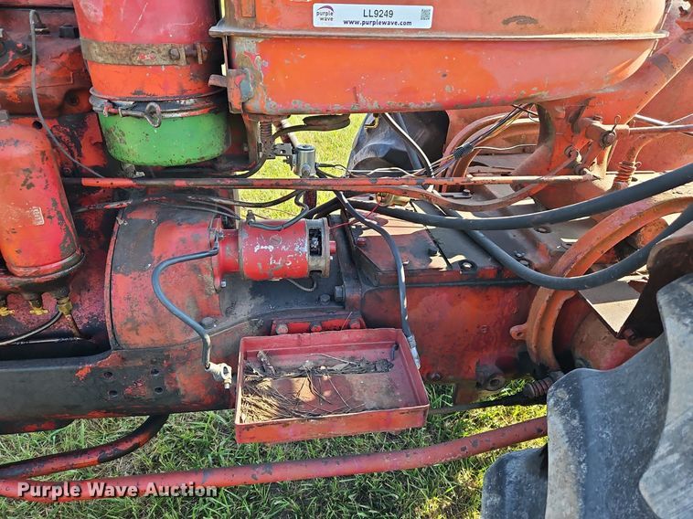 image for item LL9249 International Super WD-6  tractor