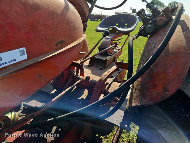 image for item LL9249 International Super WD-6  tractor